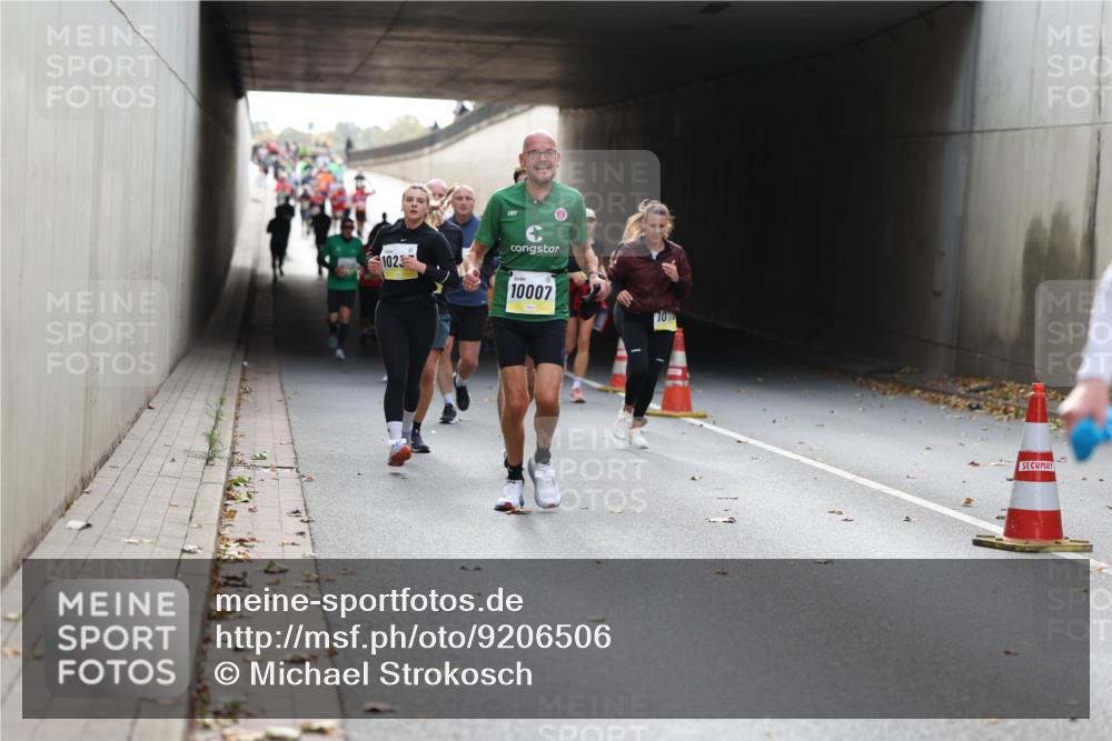 05.10.2025 - 20. swb-Marathon Bremen Michael Strokosch http://msf.ph/oto/9206506 05.10.2025 10:49:24 Laufen 1023, 10007, 10 meine-sportfotos.de