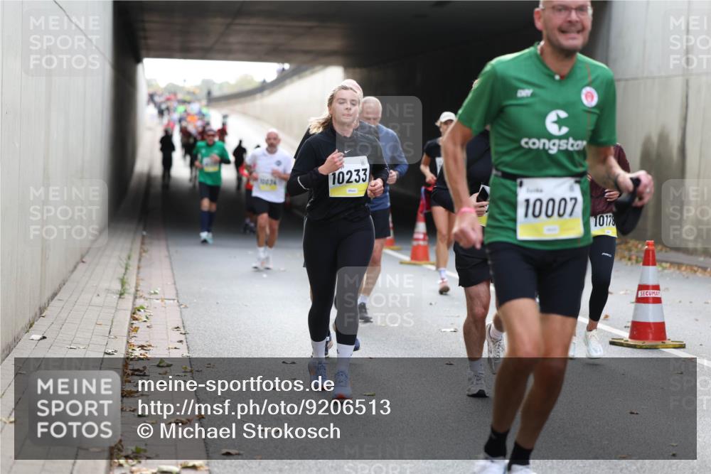 05.10.2025 - 20. swb-Marathon Bremen Michael Strokosch http://msf.ph/oto/9206513 05.10.2025 10:49:27 Laufen 10024, 10233, 10007, 10178 meine-sportfotos.de
