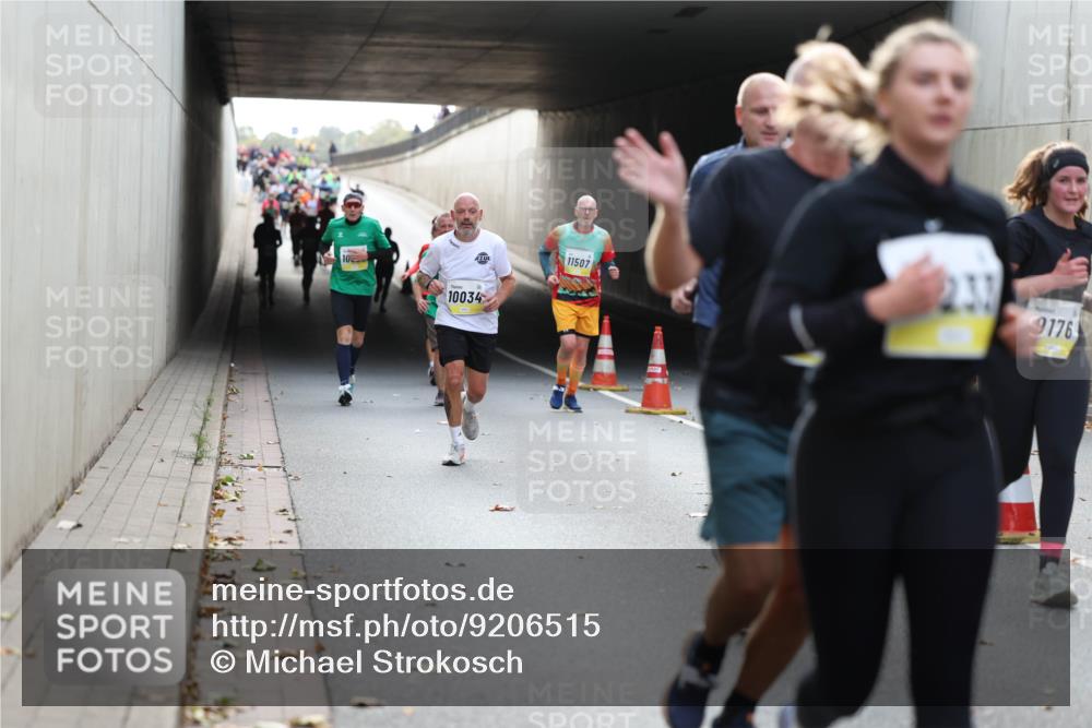 05.10.2025 - 20. swb-Marathon Bremen Michael Strokosch http://msf.ph/oto/9206515 05.10.2025 10:49:28 Laufen 10, 11507, 9176, 10034 meine-sportfotos.de