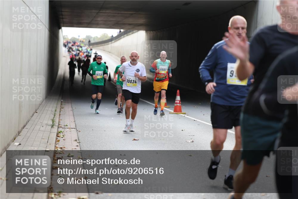 05.10.2025 - 20. swb-Marathon Bremen Michael Strokosch http://msf.ph/oto/9206516 05.10.2025 10:49:29 Laufen 10326, 10034, 11507, 9 meine-sportfotos.de