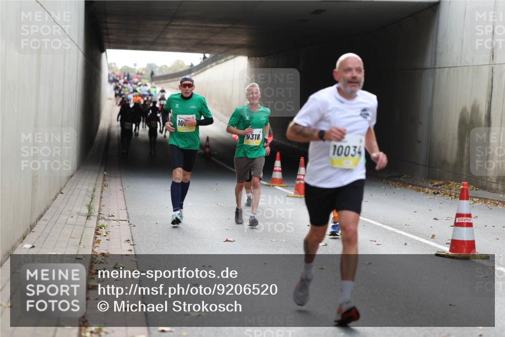 05.10.2025 - 20. swb-Marathon Bremen Michael Strokosch http://msf.ph/oto/9206520 05.10.2025 10:49:31 Laufen 10, 9318, 10034 meine-sportfotos.de