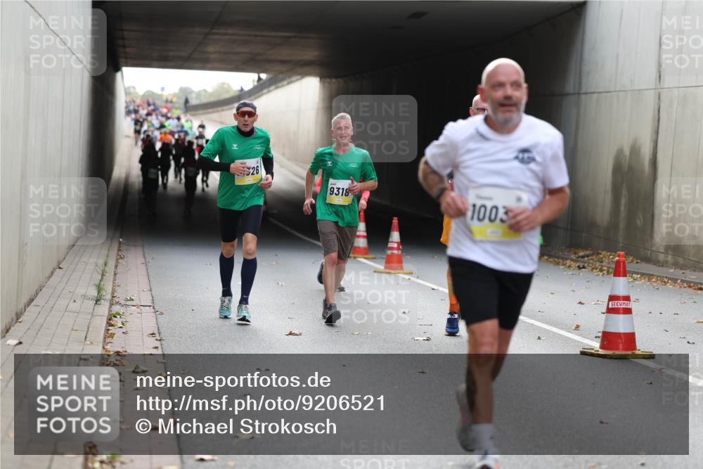 05.10.2025 - 20. swb-Marathon Bremen Michael Strokosch http://msf.ph/oto/9206521 05.10.2025 10:49:32 Laufen 26, 9318, 1003 meine-sportfotos.de