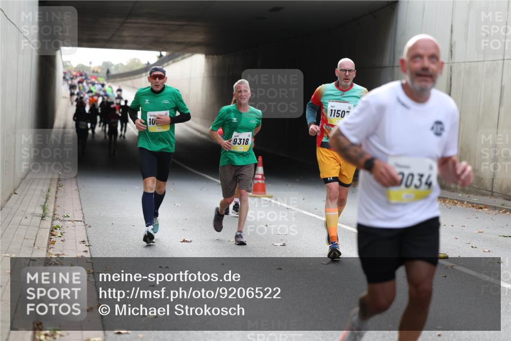 05.10.2025 - 20. swb-Marathon Bremen Michael Strokosch http://msf.ph/oto/9206522 05.10.2025 10:49:32 Laufen 10, 9318, 11507, 9034 meine-sportfotos.de