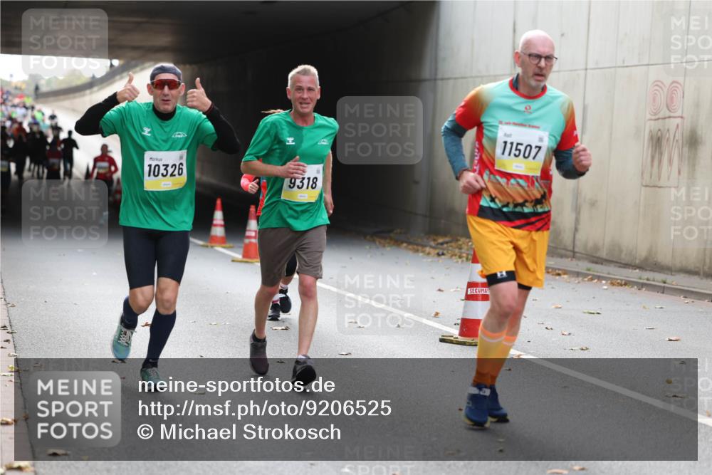 05.10.2025 - 20. swb-Marathon Bremen Michael Strokosch http://msf.ph/oto/9206525 05.10.2025 10:49:33 Laufen 10326, 9, 9318, 11507, 00 meine-sportfotos.de