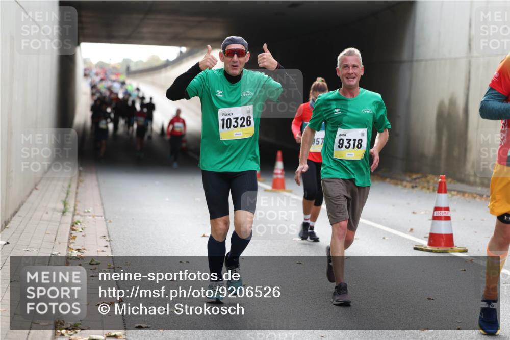 05.10.2025 - 20. swb-Marathon Bremen Michael Strokosch http://msf.ph/oto/9206526 05.10.2025 10:49:34 Laufen 10326, 357, 9318 meine-sportfotos.de
