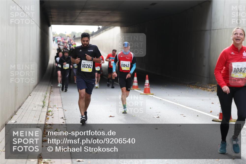 05.10.2025 - 20. swb-Marathon Bremen Michael Strokosch http://msf.ph/oto/9206540 05.10.2025 10:49:44 Laufen 10262, 11042, 1092 meine-sportfotos.de