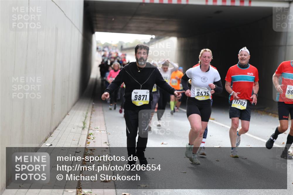 05.10.2025 - 20. swb-Marathon Bremen Michael Strokosch http://msf.ph/oto/9206554 05.10.2025 10:49:50 Laufen 96, 9871, 9475, 1702 meine-sportfotos.de