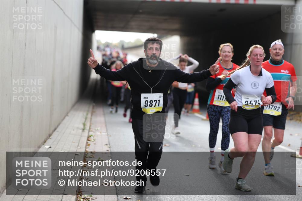 05.10.2025 - 20. swb-Marathon Bremen Michael Strokosch http://msf.ph/oto/9206557 05.10.2025 10:49:51 Laufen 9871, 41, 111, 3471702 meine-sportfotos.de