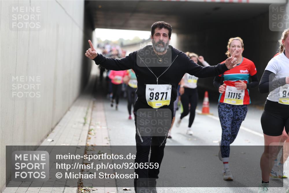 05.10.2025 - 20. swb-Marathon Bremen Michael Strokosch http://msf.ph/oto/9206559 05.10.2025 10:49:51 Laufen 69, 9871, 11115, 9, 02669 meine-sportfotos.de