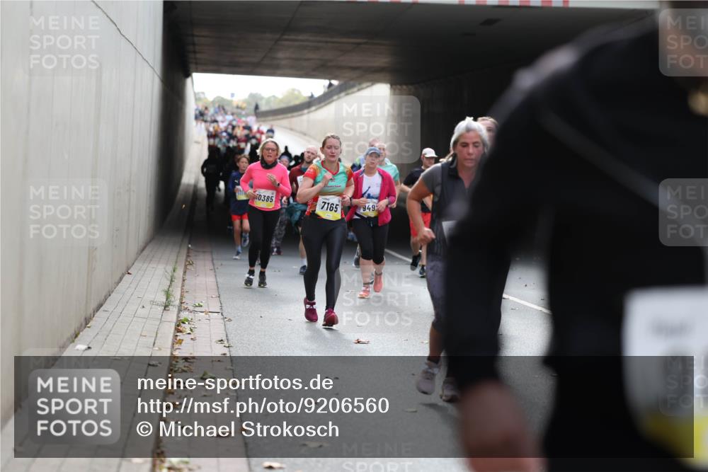 05.10.2025 - 20. swb-Marathon Bremen Michael Strokosch http://msf.ph/oto/9206560 05.10.2025 10:49:53 Laufen 0385, 7165, 949 meine-sportfotos.de