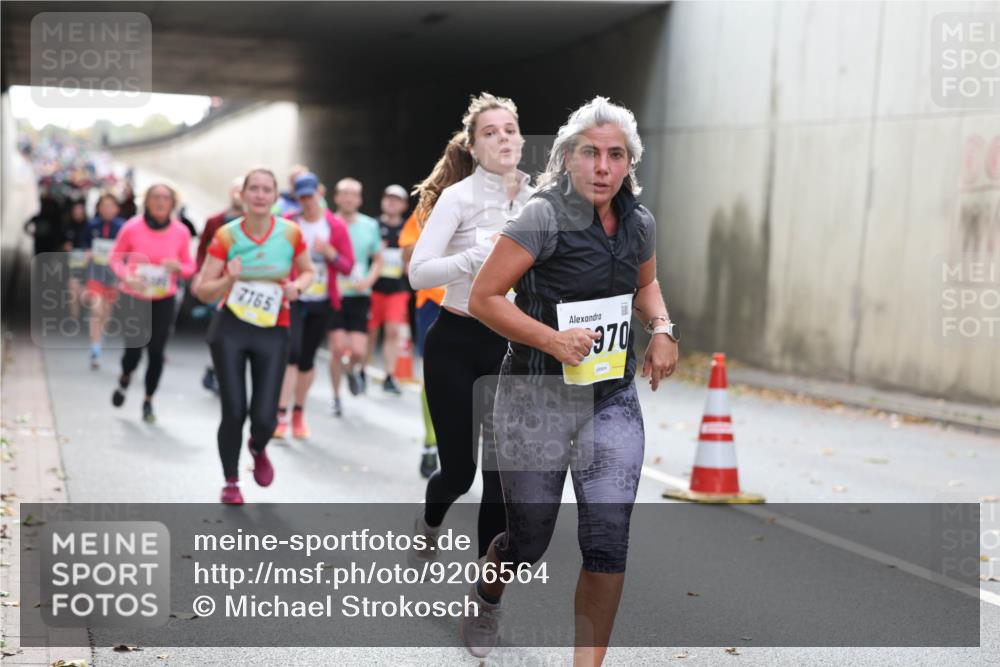 05.10.2025 - 20. swb-Marathon Bremen Michael Strokosch http://msf.ph/oto/9206564 05.10.2025 10:49:54 Laufen 7165, 370 meine-sportfotos.de