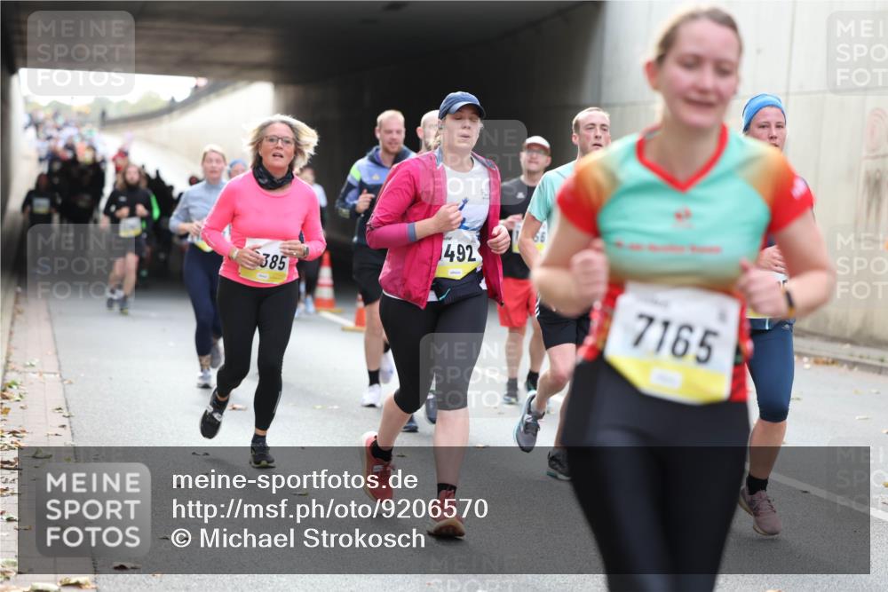 05.10.2025 - 20. swb-Marathon Bremen Michael Strokosch http://msf.ph/oto/9206570 05.10.2025 10:49:57 Laufen 492, 385, 7165 meine-sportfotos.de