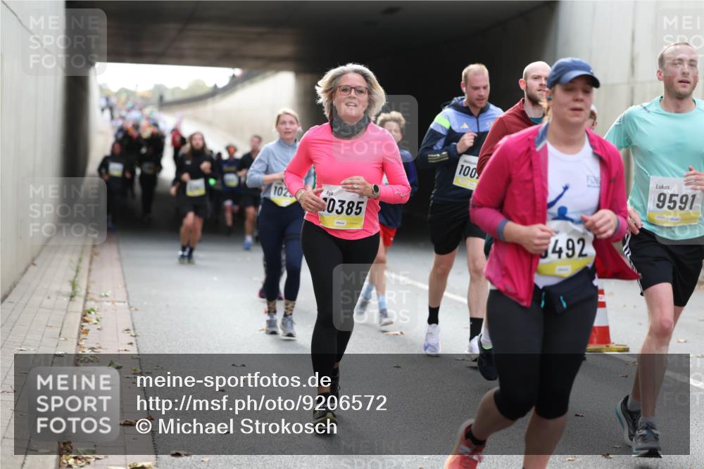 05.10.2025 - 20. swb-Marathon Bremen Michael Strokosch http://msf.ph/oto/9206572 05.10.2025 10:49:58 Laufen 102, 0385, 100, 492, 9591, 02631 meine-sportfotos.de