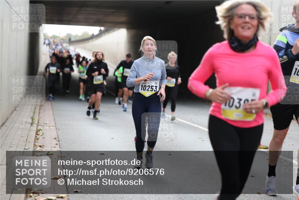 05.10.2025 - 20. swb-Marathon Bremen Michael Strokosch http://msf.ph/oto/9206576 05.10.2025 10:49:59 Laufen 10253, 1038, 10 meine-sportfotos.de