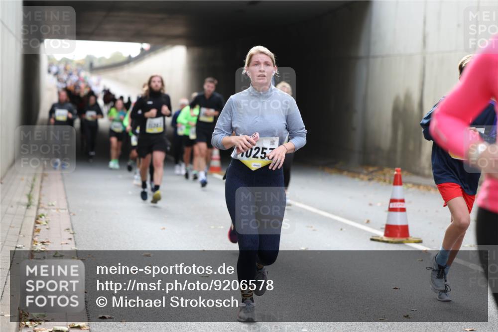 05.10.2025 - 20. swb-Marathon Bremen Michael Strokosch http://msf.ph/oto/9206578 05.10.2025 10:50:00 Laufen 11343, 0257 meine-sportfotos.de