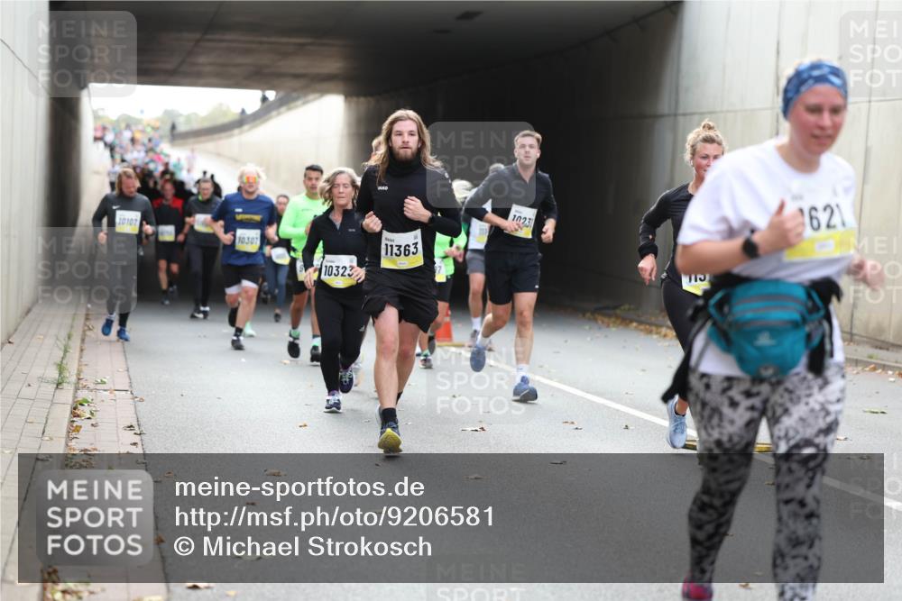05.10.2025 - 20. swb-Marathon Bremen Michael Strokosch http://msf.ph/oto/9206581 05.10.2025 10:50:02 Laufen 10107, 10307, 10323, 11363, 1023, 621 meine-sportfotos.de