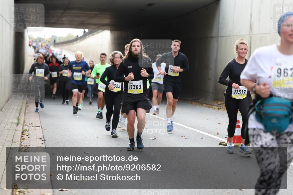 05.10.2025 - 20. swb-Marathon Bremen Michael Strokosch http://msf.ph/oto/9206582 05.10.2025 10:50:02 Laufen 10107, 10307, 9256, 323, 11363, 1140, 10, 11317, 962 meine-sportfotos.de