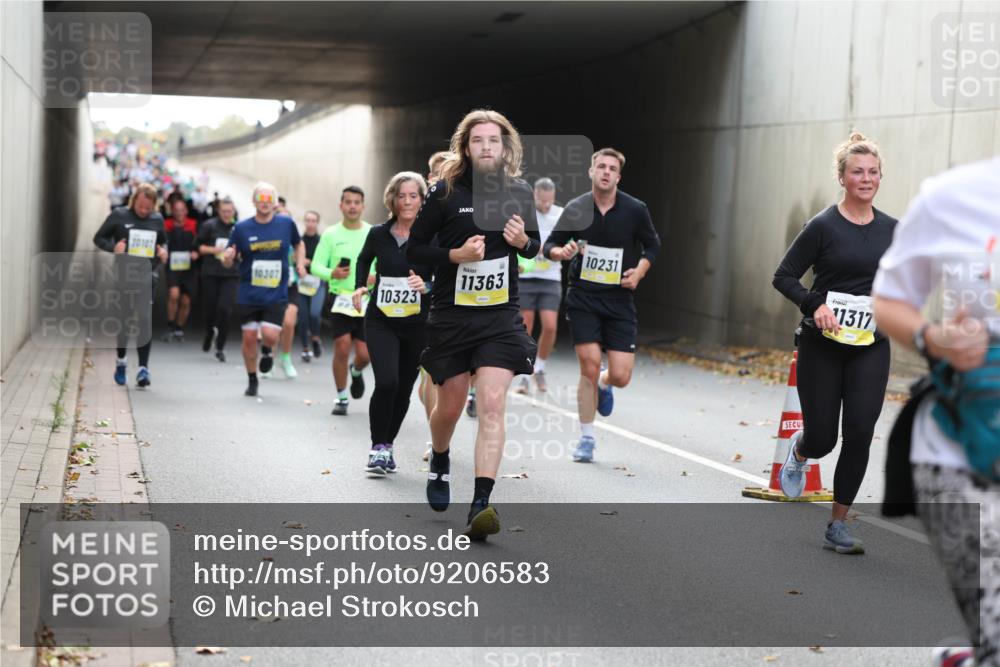 05.10.2025 - 20. swb-Marathon Bremen Michael Strokosch http://msf.ph/oto/9206583 05.10.2025 10:50:02 Laufen 10107, 10307, 10323, 11363, 10231, 11317 meine-sportfotos.de