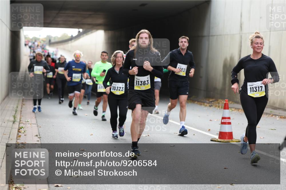05.10.2025 - 20. swb-Marathon Bremen Michael Strokosch http://msf.ph/oto/9206584 05.10.2025 10:50:02 Laufen 10107, 10307, 985, 10323, 10031, 11363, 11317 meine-sportfotos.de