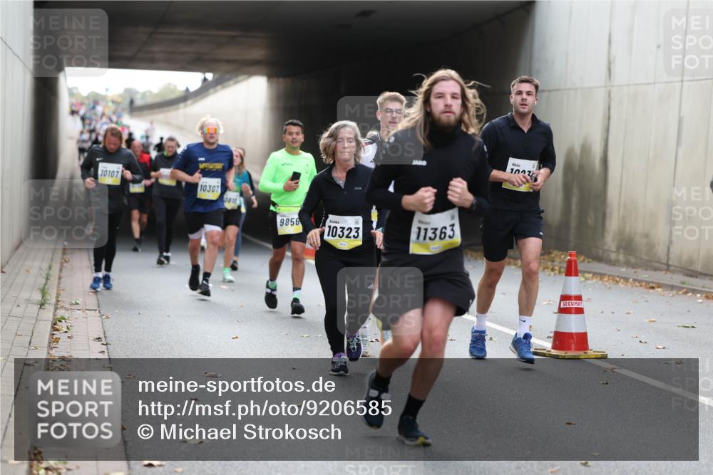 05.10.2025 - 20. swb-Marathon Bremen Michael Strokosch http://msf.ph/oto/9206585 05.10.2025 10:50:03 Laufen 10107, 10307, 0611, 9856, 10323, 11363, 1007 meine-sportfotos.de
