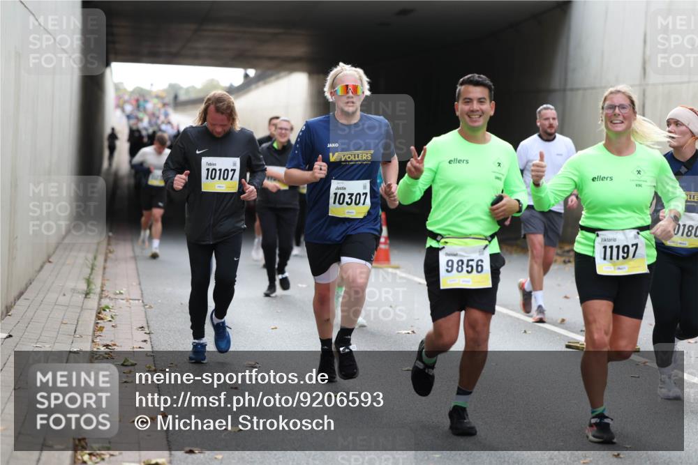 05.10.2025 - 20. swb-Marathon Bremen Michael Strokosch http://msf.ph/oto/9206593 05.10.2025 10:50:06 Laufen 10107, 10307, 9856, 11197, 0180 meine-sportfotos.de