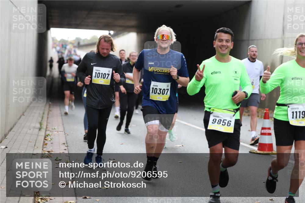 05.10.2025 - 20. swb-Marathon Bremen Michael Strokosch http://msf.ph/oto/9206595 05.10.2025 10:50:06 Laufen 10107, 10307, 9856, 1119 meine-sportfotos.de