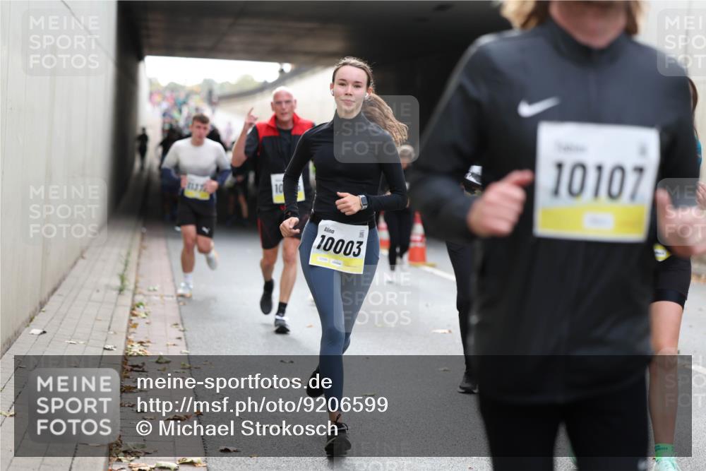 05.10.2025 - 20. swb-Marathon Bremen Michael Strokosch http://msf.ph/oto/9206599 05.10.2025 10:50:08 Laufen 10003, 10107 meine-sportfotos.de