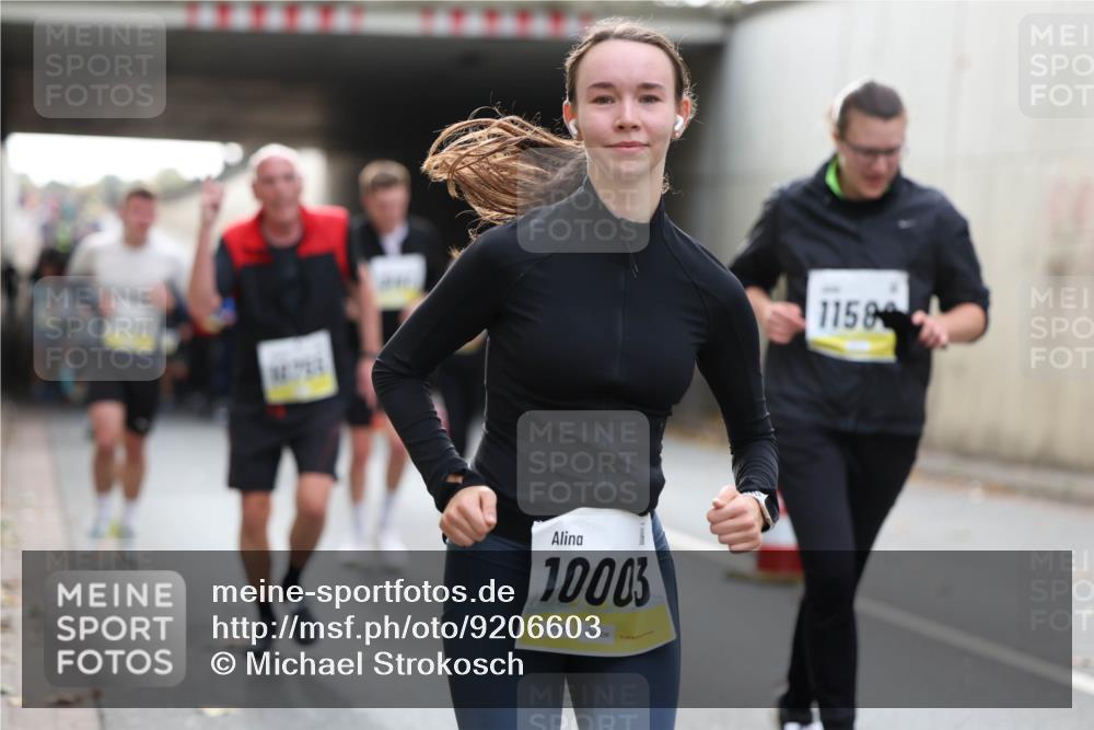 05.10.2025 - 20. swb-Marathon Bremen Michael Strokosch http://msf.ph/oto/9206603 05.10.2025 10:50:10 Laufen 10003, 02504, 1158 meine-sportfotos.de