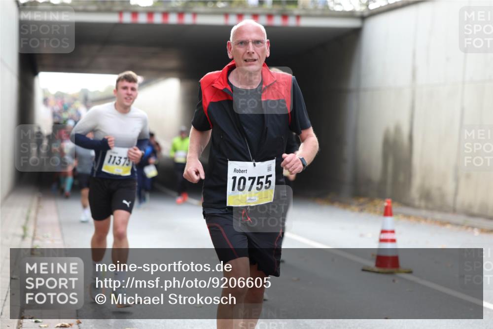 05.10.2025 - 20. swb-Marathon Bremen Michael Strokosch http://msf.ph/oto/9206605 05.10.2025 10:50:11 Laufen 11373, 10755 meine-sportfotos.de