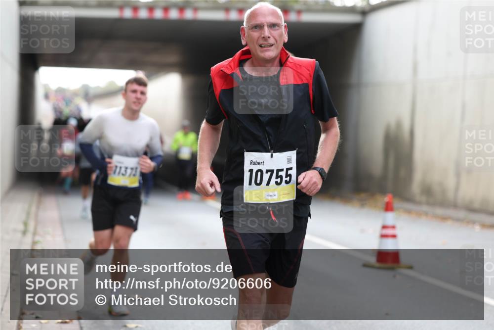 05.10.2025 - 20. swb-Marathon Bremen Michael Strokosch http://msf.ph/oto/9206606 05.10.2025 10:50:11 Laufen 71373, 10755 meine-sportfotos.de