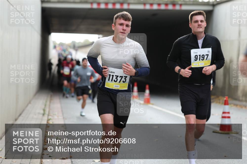 05.10.2025 - 20. swb-Marathon Bremen Michael Strokosch http://msf.ph/oto/9206608 05.10.2025 10:50:12 Laufen 11373, 9197, 02429 meine-sportfotos.de