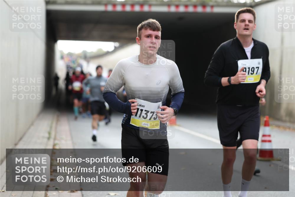 05.10.2025 - 20. swb-Marathon Bremen Michael Strokosch http://msf.ph/oto/9206609 05.10.2025 10:50:12 Laufen 11373, 9197 meine-sportfotos.de