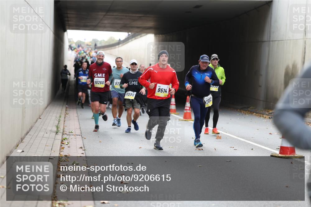 05.10.2025 - 20. swb-Marathon Bremen Michael Strokosch http://msf.ph/oto/9206615 05.10.2025 10:50:15 Laufen 10260, 972, 11380, 9514, 11052 meine-sportfotos.de