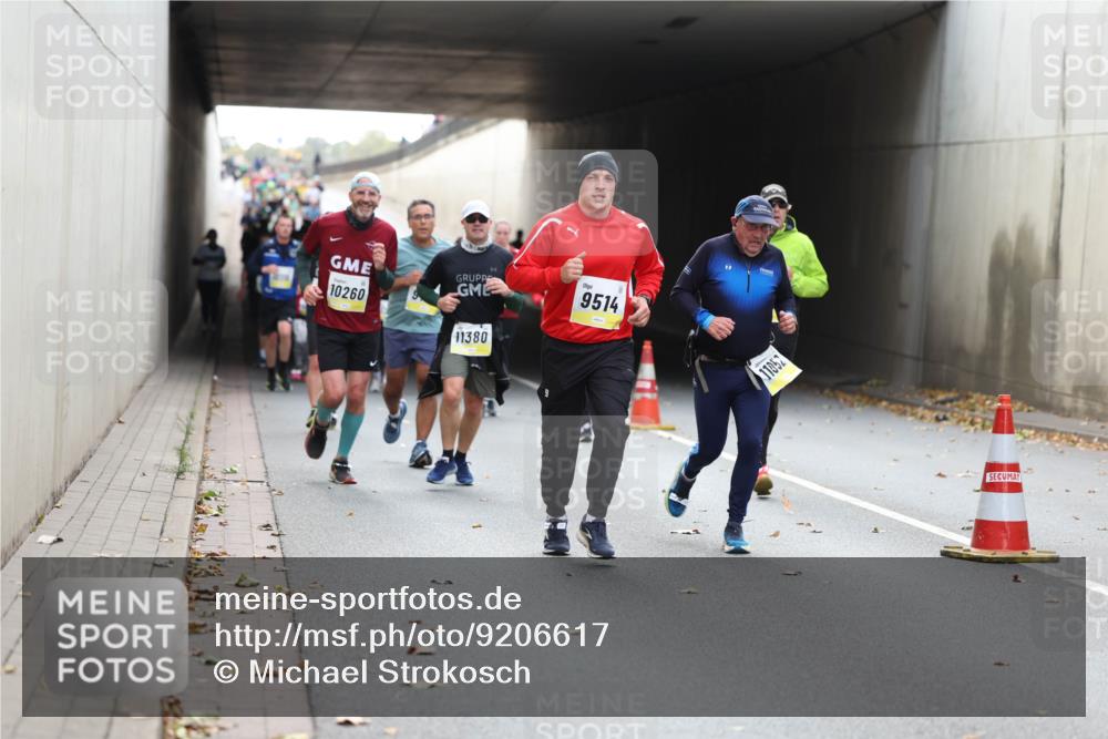 05.10.2025 - 20. swb-Marathon Bremen Michael Strokosch http://msf.ph/oto/9206617 05.10.2025 10:50:16 Laufen 10260, 11380, 9514, 11052 meine-sportfotos.de