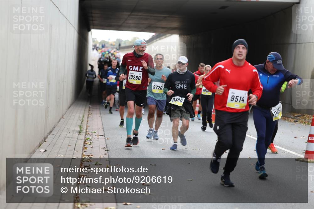 05.10.2025 - 20. swb-Marathon Bremen Michael Strokosch http://msf.ph/oto/9206619 05.10.2025 10:50:17 Laufen 10260, 9720, 11380, 1019, 9514, 11057 meine-sportfotos.de
