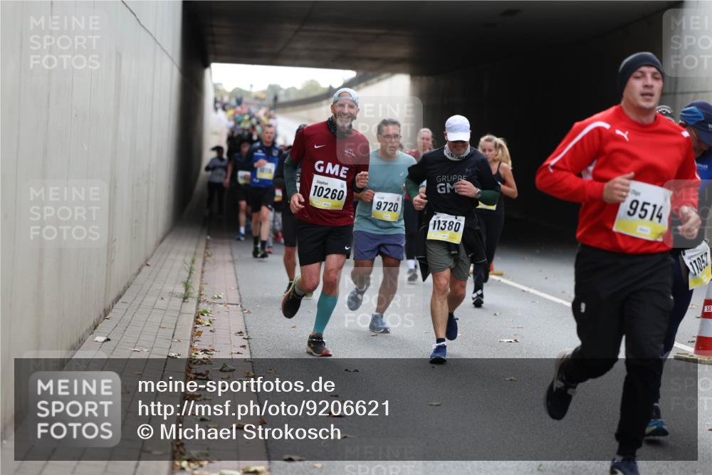 05.10.2025 - 20. swb-Marathon Bremen Michael Strokosch http://msf.ph/oto/9206621 05.10.2025 10:50:17 Laufen 10260, 9720, 11380, 9514, 11852 meine-sportfotos.de
