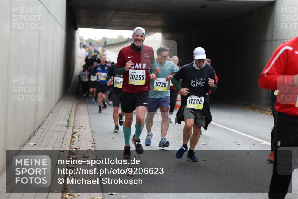 05.10.2025 - 20. swb-Marathon Bremen Michael Strokosch http://msf.ph/oto/9206623 05.10.2025 10:50:18 Laufen 11431, 10260, 9720, 11380 meine-sportfotos.de