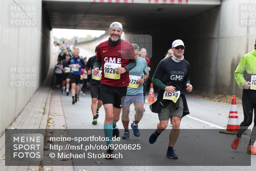 05.10.2025 - 20. swb-Marathon Bremen Michael Strokosch http://msf.ph/oto/9206625 05.10.2025 10:50:18 Laufen 1026, 9726, 11580, 10 meine-sportfotos.de