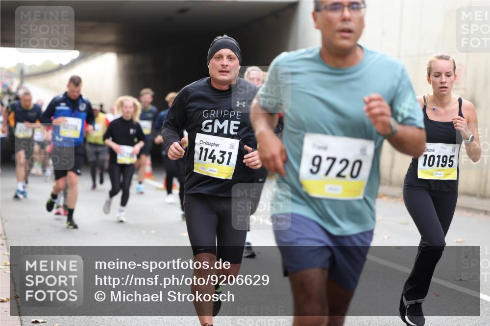 05.10.2025 - 20. swb-Marathon Bremen Michael Strokosch http://msf.ph/oto/9206629 05.10.2025 10:50:21 Laufen 11431, 02522, 9720, 02555, 10195 meine-sportfotos.de