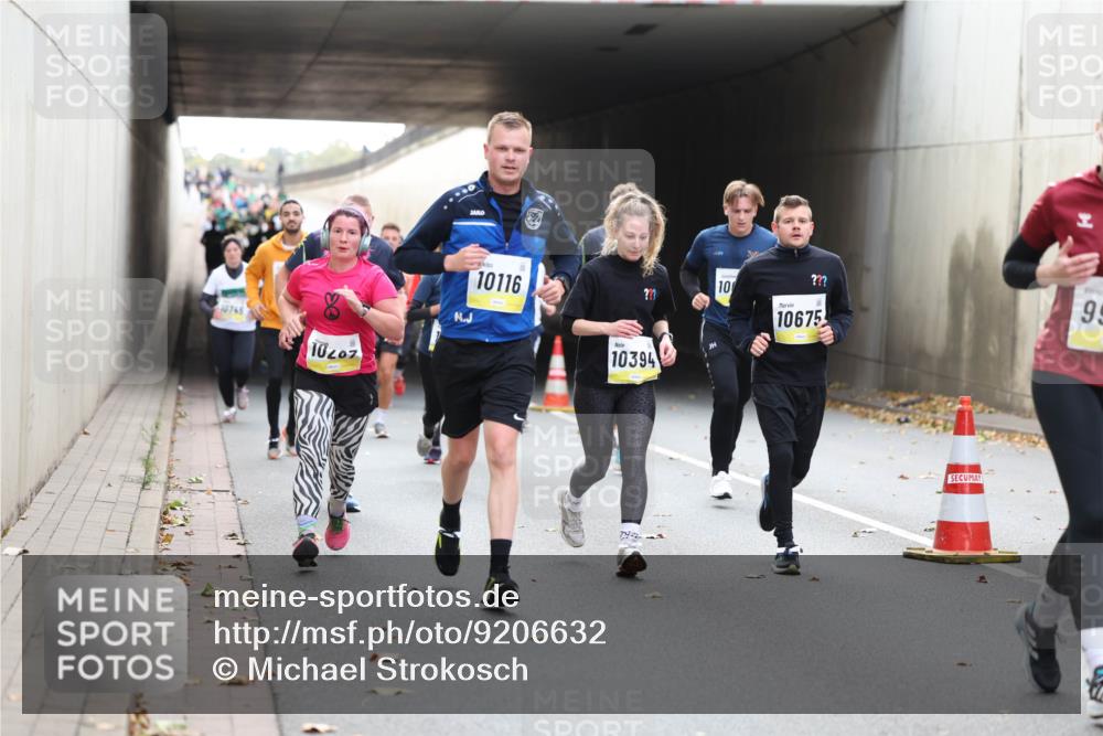 05.10.2025 - 20. swb-Marathon Bremen Michael Strokosch http://msf.ph/oto/9206632 05.10.2025 10:50:22 Laufen 0745, 10207, 1, 10116, 10, 10675, 10394, 6, 99 meine-sportfotos.de