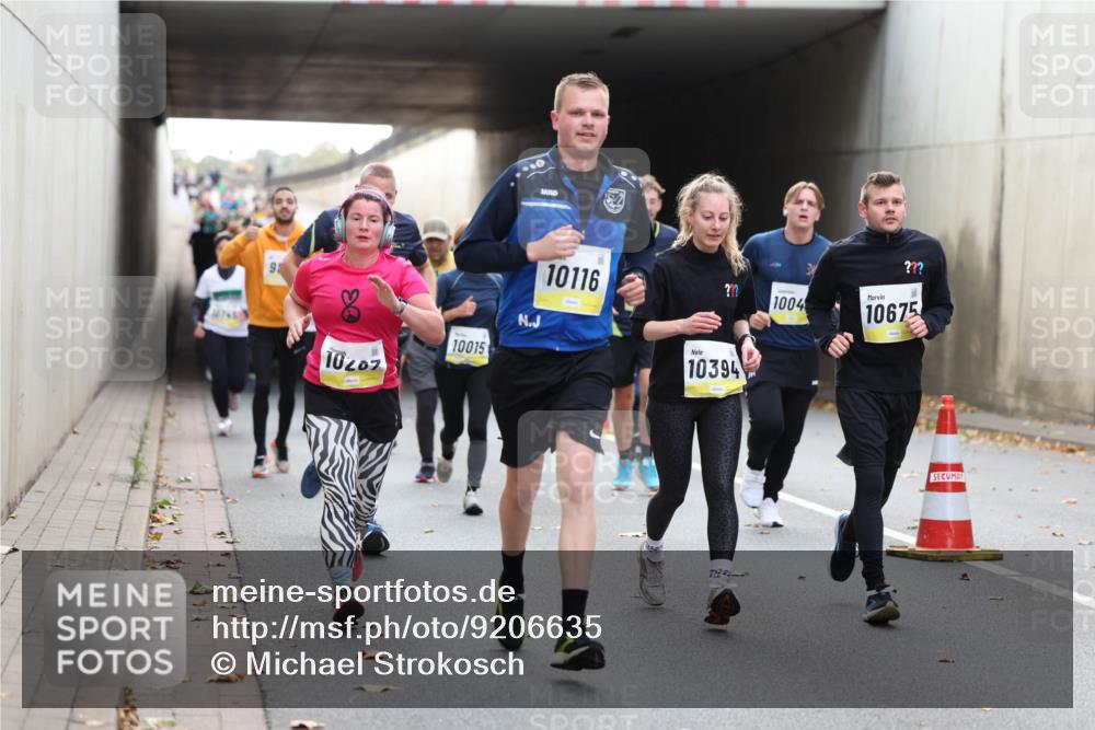 05.10.2025 - 20. swb-Marathon Bremen Michael Strokosch http://msf.ph/oto/9206635 05.10.2025 10:50:23 Laufen 9, 8, 10207, 10015, 10116, 1004, 10394, 10675 meine-sportfotos.de