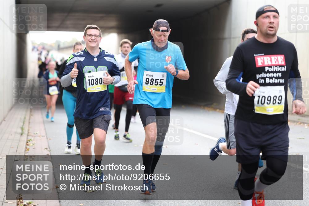 05.10.2025 - 20. swb-Marathon Bremen Michael Strokosch http://msf.ph/oto/9206655 05.10.2025 10:50:31 Laufen 1080, 9855, 10989 meine-sportfotos.de