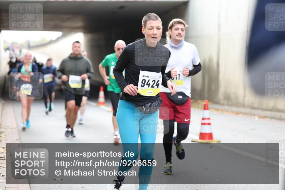 05.10.2025 - 20. swb-Marathon Bremen Michael Strokosch http://msf.ph/oto/9206659 05.10.2025 10:50:33 Laufen 9424 meine-sportfotos.de