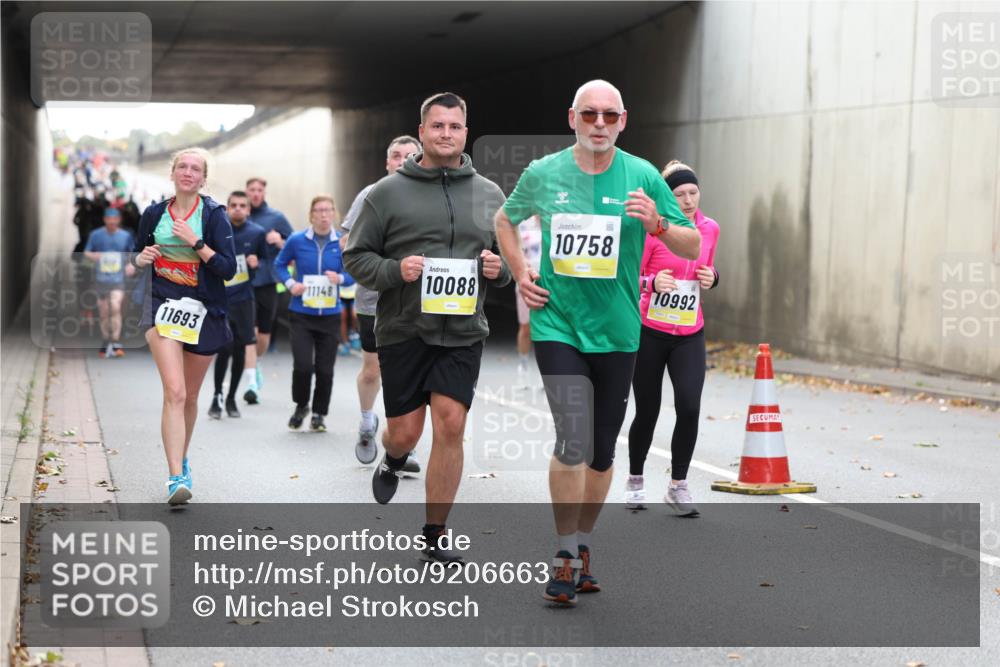 05.10.2025 - 20. swb-Marathon Bremen Michael Strokosch http://msf.ph/oto/9206663 05.10.2025 10:50:34 Laufen 11693, 11148, 10088, 10758, 10992 meine-sportfotos.de