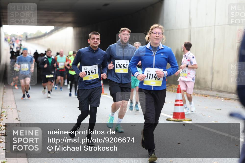 05.10.2025 - 20. swb-Marathon Bremen Michael Strokosch http://msf.ph/oto/9206674 05.10.2025 10:50:38 Laufen 3541, 10653, 1114, 253 meine-sportfotos.de
