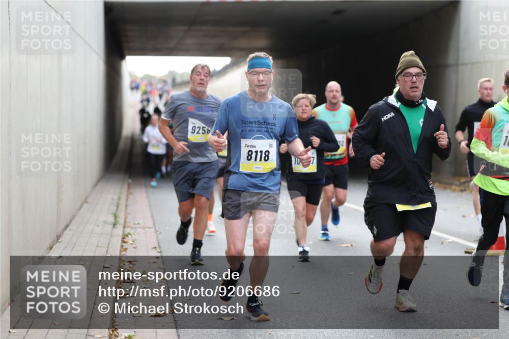 05.10.2025 - 20. swb-Marathon Bremen Michael Strokosch http://msf.ph/oto/9206686 05.10.2025 10:50:43 Laufen 9258, 8118, 1 meine-sportfotos.de