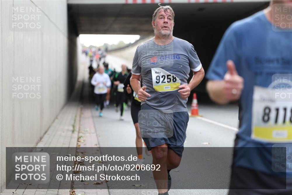 05.10.2025 - 20. swb-Marathon Bremen Michael Strokosch http://msf.ph/oto/9206692 05.10.2025 10:50:44 Laufen 9258, 8118 meine-sportfotos.de