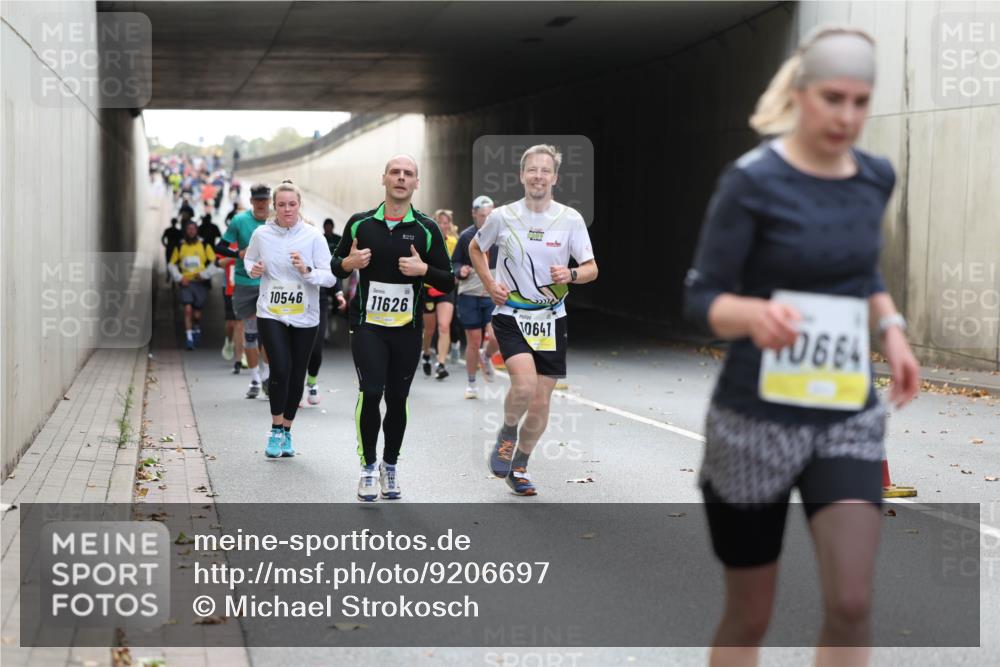 05.10.2025 - 20. swb-Marathon Bremen Michael Strokosch http://msf.ph/oto/9206697 05.10.2025 10:50:47 Laufen 10546, 11626, 10641, 0664 meine-sportfotos.de