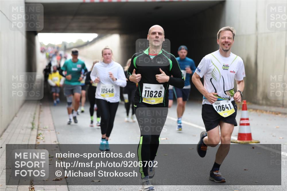 05.10.2025 - 20. swb-Marathon Bremen Michael Strokosch http://msf.ph/oto/9206702 05.10.2025 10:50:49 Laufen 10546, 11626, 2009, 10641 meine-sportfotos.de