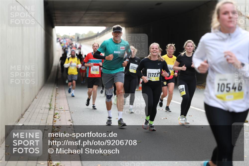 05.10.2025 - 20. swb-Marathon Bremen Michael Strokosch http://msf.ph/oto/9206708 05.10.2025 10:50:51 Laufen 10191, 401, 1092, 11723, 968, 028, 10546 meine-sportfotos.de